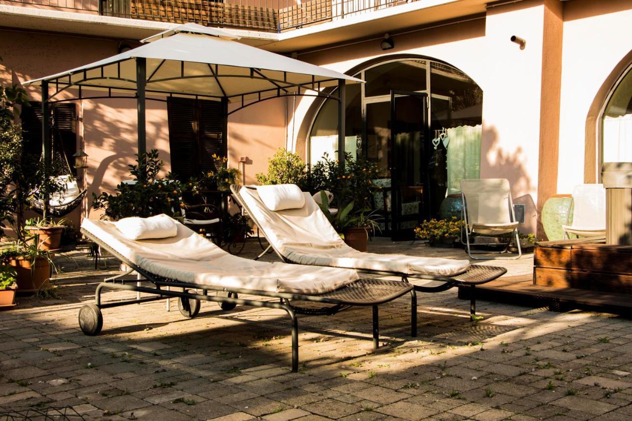 Bed and Breakfast L'Aromatario à Neive Extérieur photo