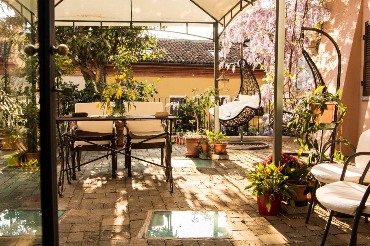 Bed and Breakfast L'Aromatario à Neive Extérieur photo