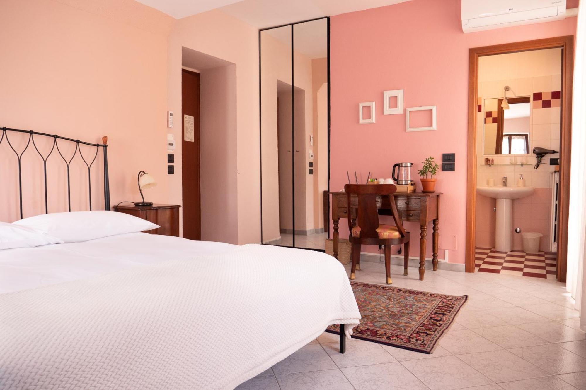 Bed and Breakfast L'Aromatario à Neive Extérieur photo